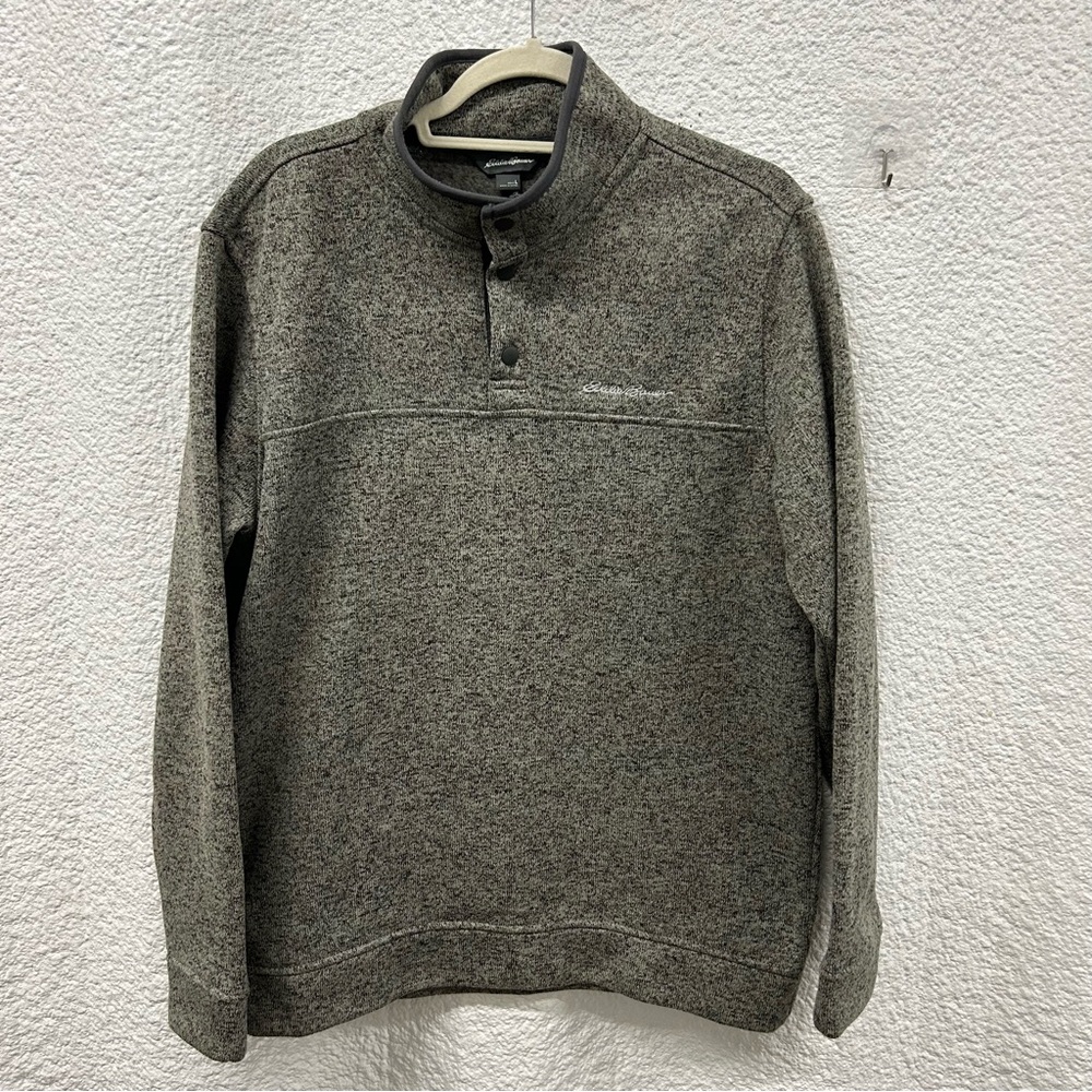 Eddie Bauer L men’s radiator tan & black fleece snap mock pullover.